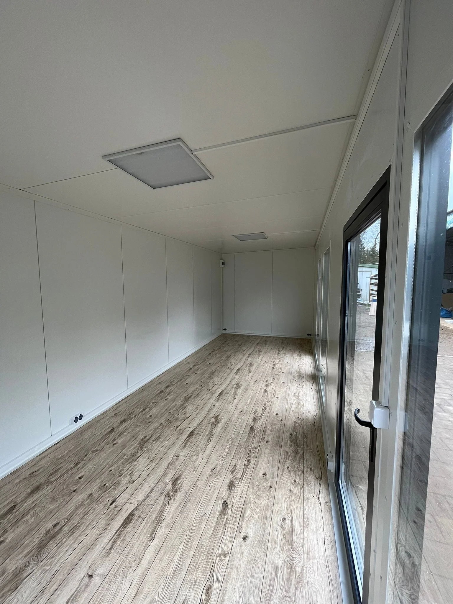 Contenedor DE Oficina 8X3MT - Imagen 3