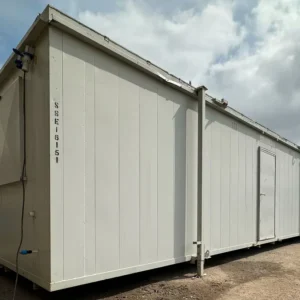 Contenedor DE Oficina 9,7 x 3 M CON INSTALACIONES SANITARIAS