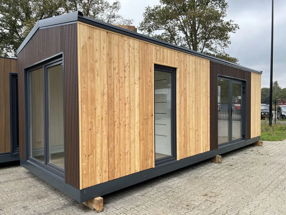 Unidad residencial de 24 m² (8 x 3 m) – Casa pequeña nueva