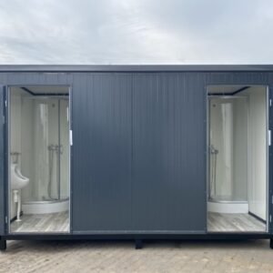 Contenedor sanitario de 4x2m con sanita doble y duchas.