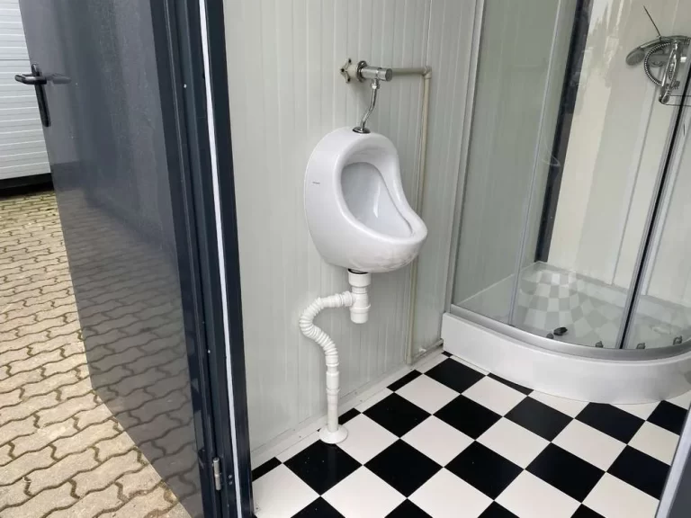 Contenedor sanitario 4x2 m con WC doble y duchas - Imagen 12