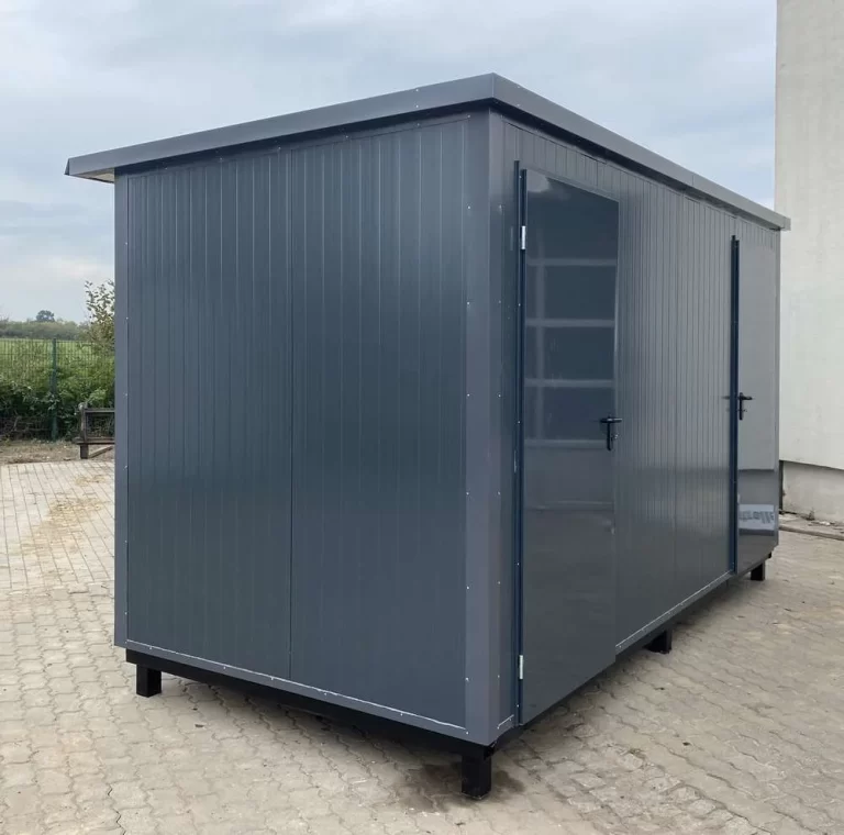 Contenedor sanitario 4x2 m con WC doble y duchas