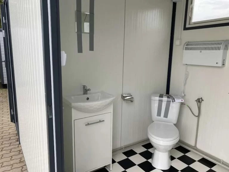 Contenedor sanitario 4x2 m con WC doble y duchas - Imagen 9